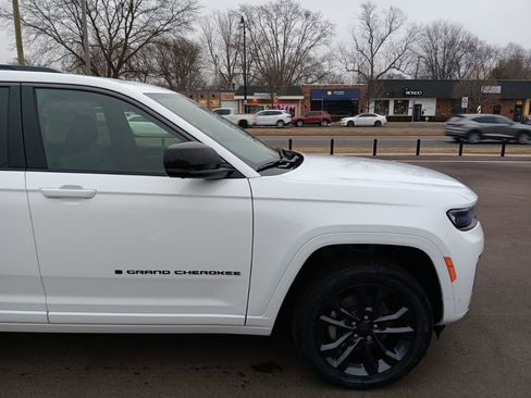 New 2026 Jeep Grand Cherokee L Limited image 8