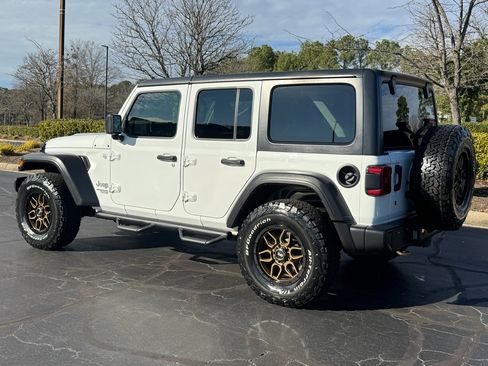 Used 2019 Jeep Wrangler Unlimited Sport S image 4