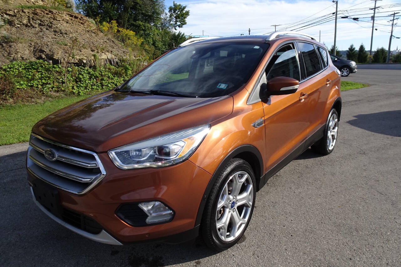 Used 2017 Ford Escape Titanium w/ Equipment Group 301A AWD/4WD image 2