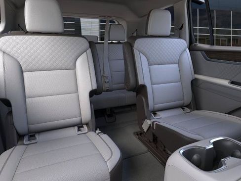 New 2025 GMC Acadia Denali w/ Super Cruise Package FWD image 17