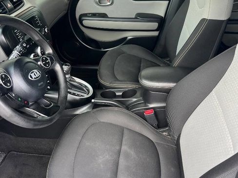 Used 2015 Kia Soul + FWD image 7