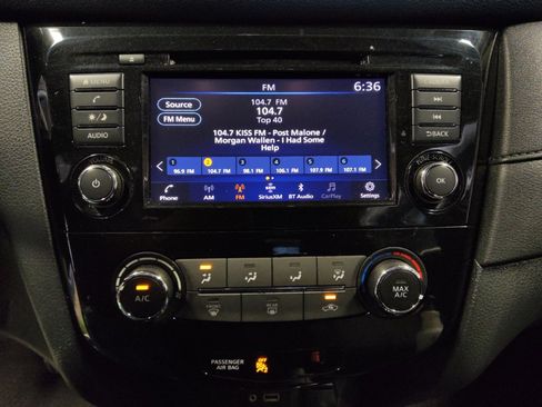 Used 2018 Nissan Rogue S FWD image 25