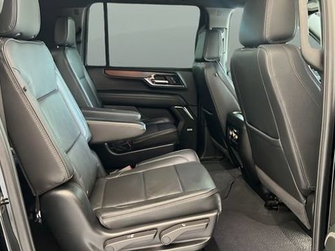 Used 2025 GMC Yukon XL Denali w/ Sun & Power Step Package AWD/4WD image 23