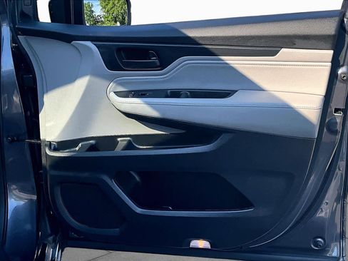 Used 2018 Honda Odyssey Touring image 23