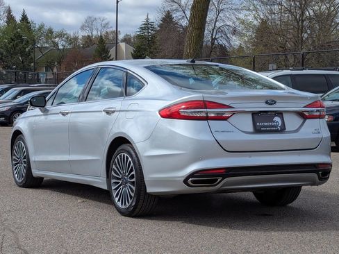 Used 2017 Ford Fusion SE w/ Fusion SE Technology Package image 10