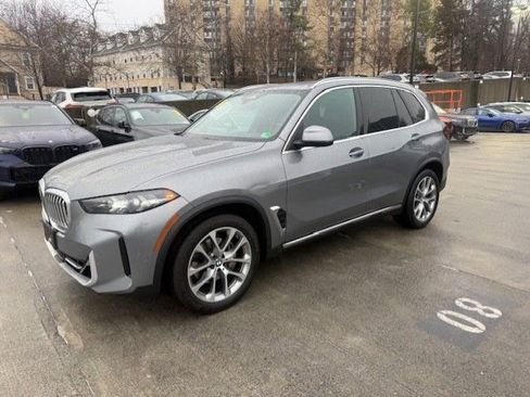Used 2024 BMW X5 xDrive40i w/ Parking Assistance Package image 1