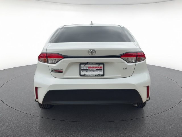 Used 2025 Toyota Corolla LE FWD image 5