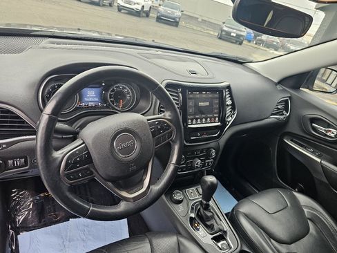 Used 2019 Jeep Cherokee Limited w/ Luxury Group image 17