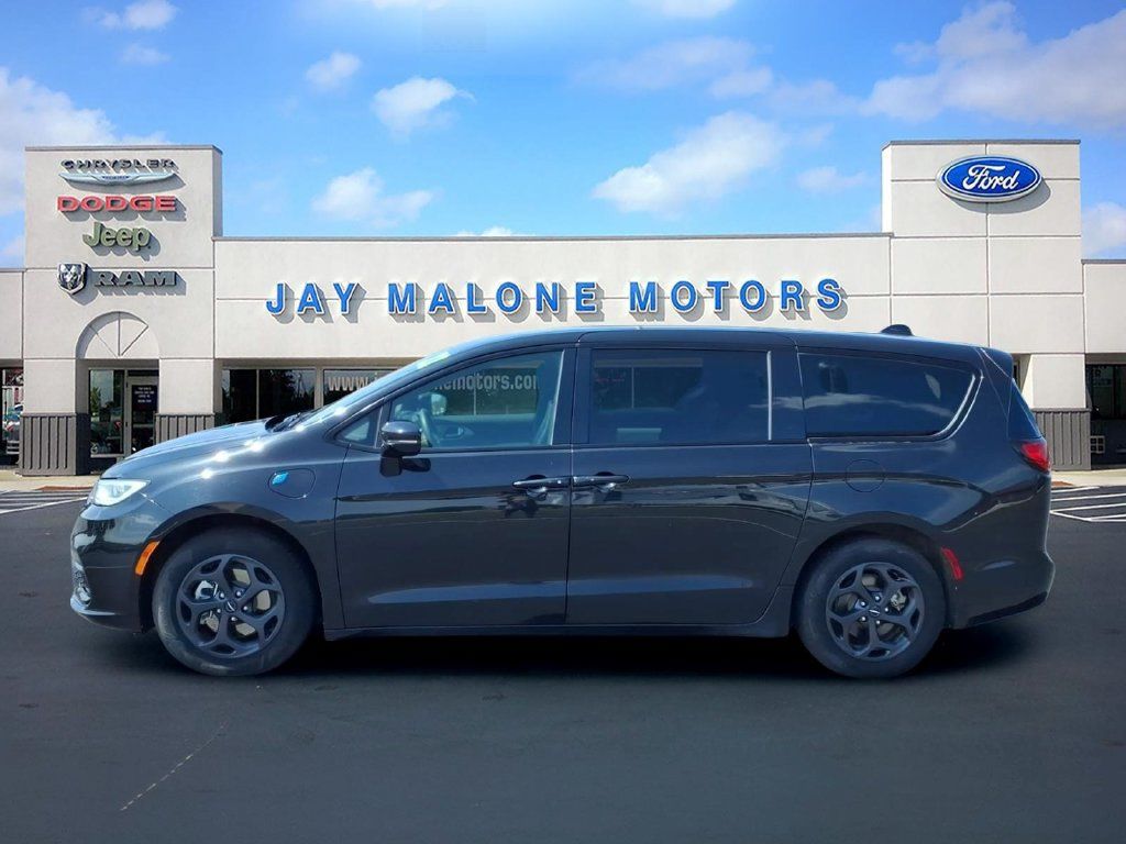Used 2022 Chrysler Pacifica Touring-L w/ S Appearance Package FWD image 5