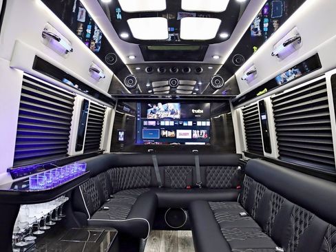 Used 2024 Mercedes-Benz Sprinter 3500 image 36