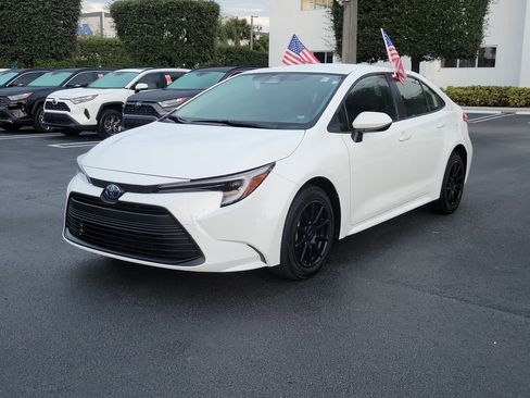 Used 2023 Toyota Corolla SE image 5