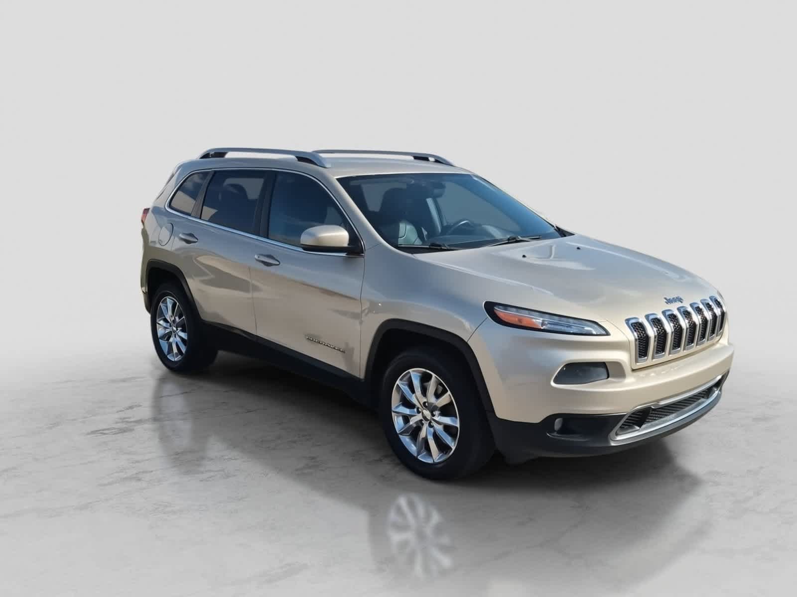 Used 2014 Jeep Cherokee Limited w/ Trailer Tow Group AWD/4WD image 2