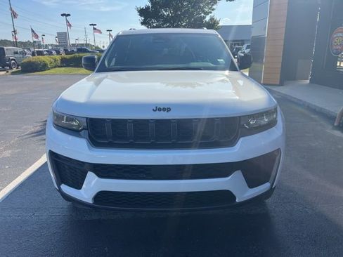New 2026 Jeep Grand Cherokee Altitude RWD image 3