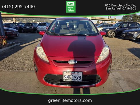Used 2011 Ford Fiesta SE w/ Super Fuel Economy Pkg image 2