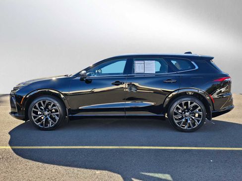 Used 2025 Toyota Crown Signia w/ Advanced Technology Package image 6