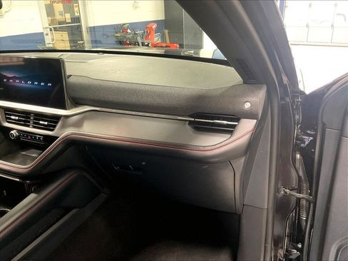 Used 2025 Ford Explorer ST-Line w/ ST-Line Street Pack AWD/4WD image 13