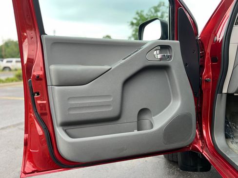Used 2016 Nissan Frontier SV AWD/4WD image 14