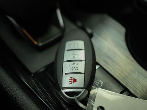 Used 2022 Nissan Rogue SV FWD image 25