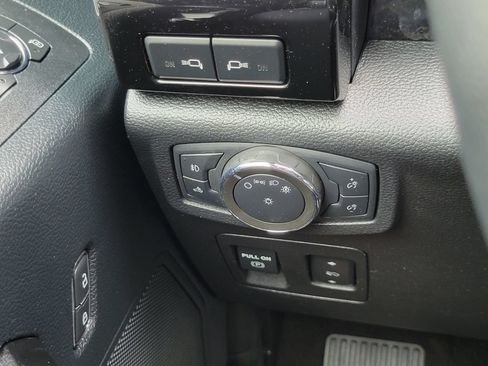 Used 2020 Ford F150 XLT w/ Equipment Group 302A Luxury AWD/4WD image 16