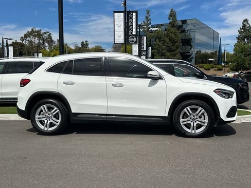 Certified 2021 Mercedes-Benz GLA 250 4MATIC w/ Premium Package image 2