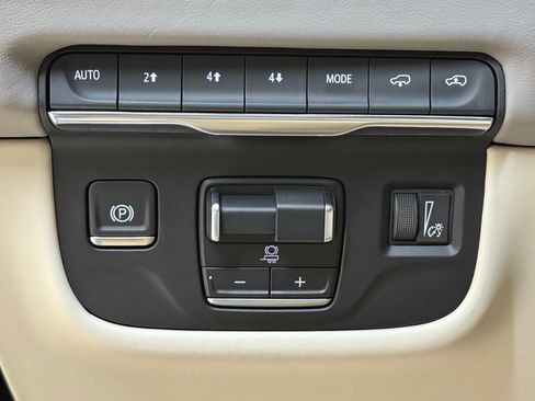 New 2025 Cadillac Escalade Sport Platinum w/ LPO, ONYX Package image 17