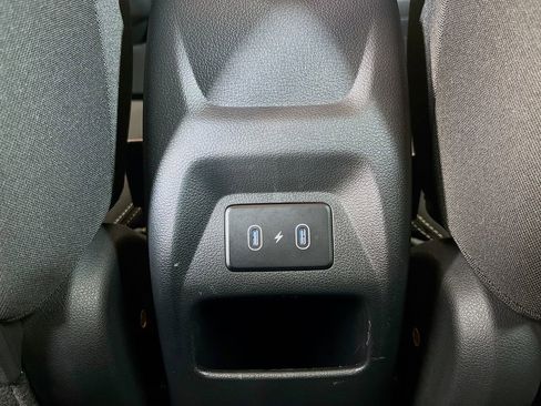 Used 2024 Hyundai Venue SEL FWD image 33