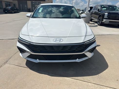 New 2026 Hyundai Elantra Hybrid FWD image 8