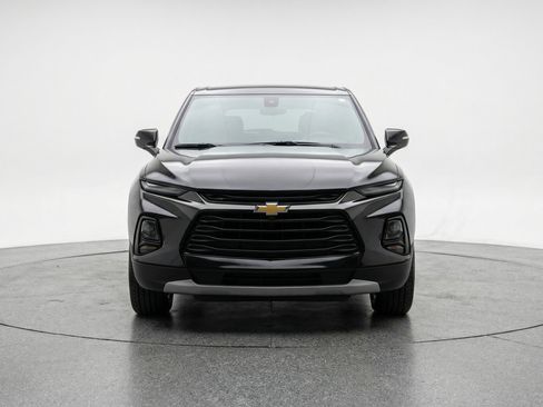 Used 2025 Chevrolet Blazer LT image 2