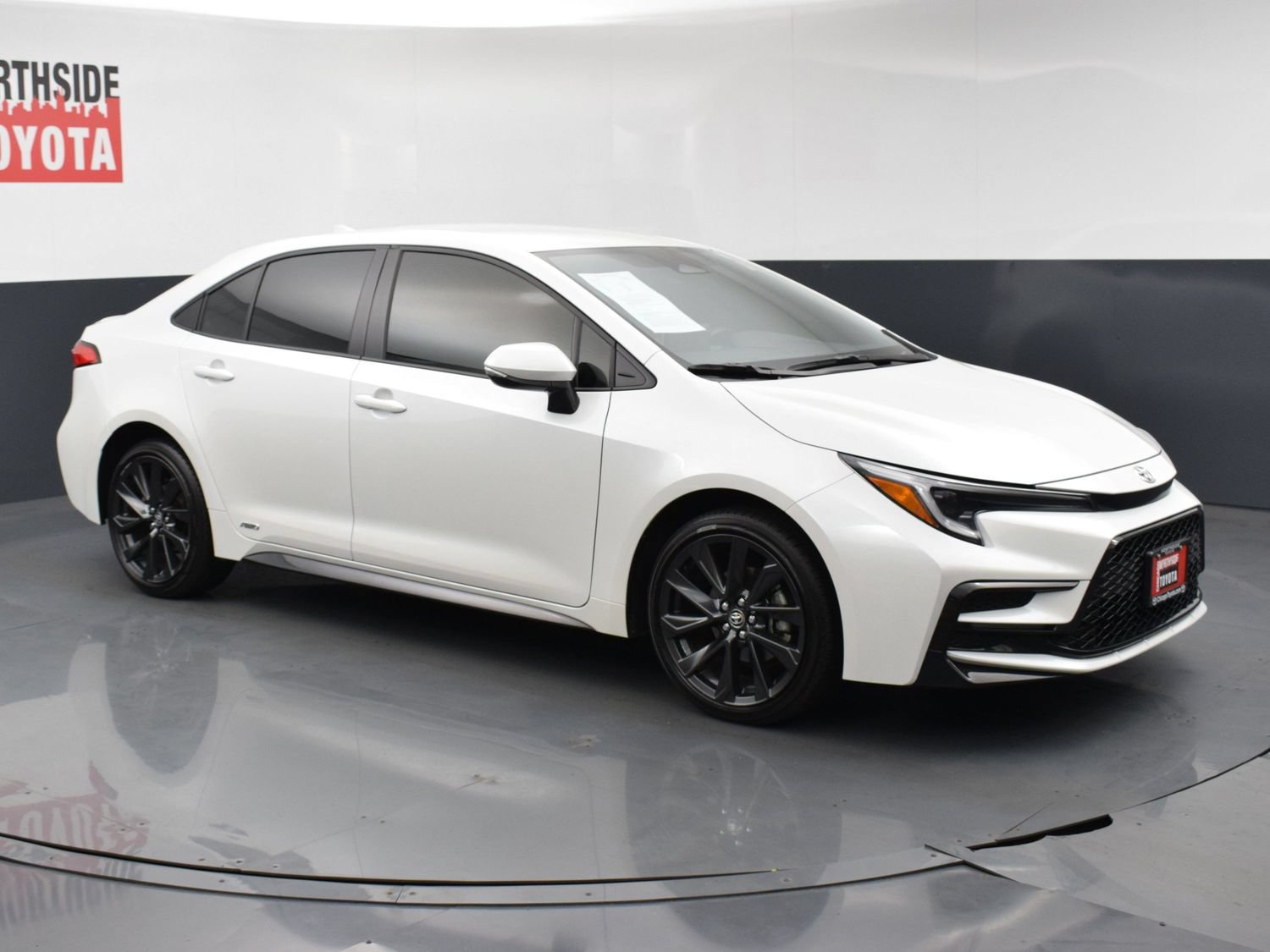 Used 2026 Toyota Corolla SE w/ SE Premium Package AWD/4WD image 6