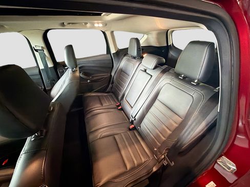 Used 2019 Ford Escape Titanium AWD/4WD image 29