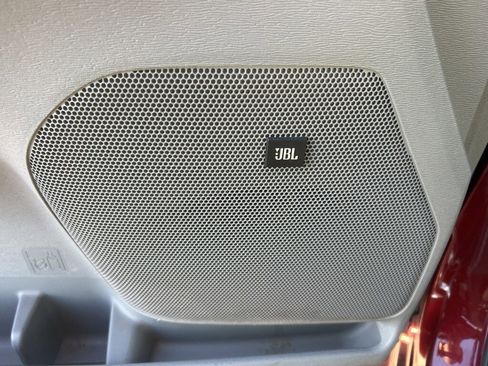 Used 2013 Toyota Sienna XLE image 6