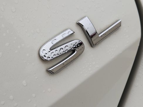 Used 2017 Nissan Rogue SL image 12