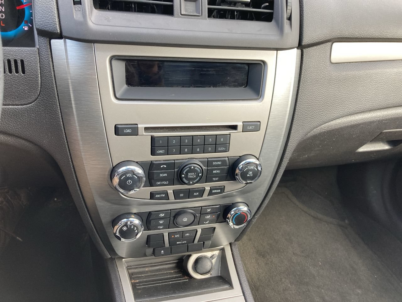 Used 2010 Ford Fusion SE FWD image 11