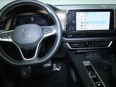 Used 2024 Volkswagen Atlas SE AWD/4WD image 27