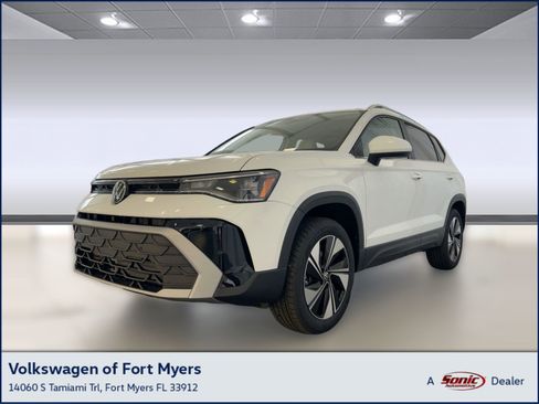 New 2026 Volkswagen Taos SE image 1