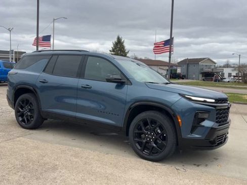 New 2026 Chevrolet Traverse RS w/ LPO, Floor Liner Package image 2