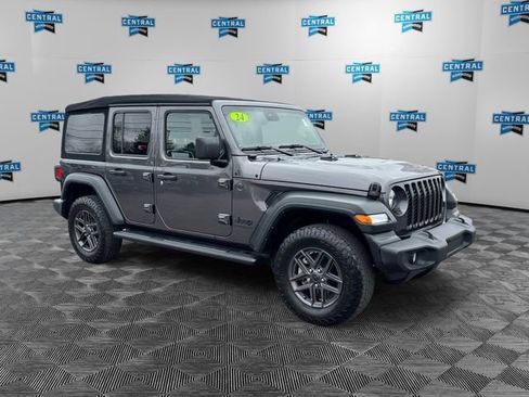 Used 2024 Jeep Wrangler Unlimited Sport AWD/4WD image 8