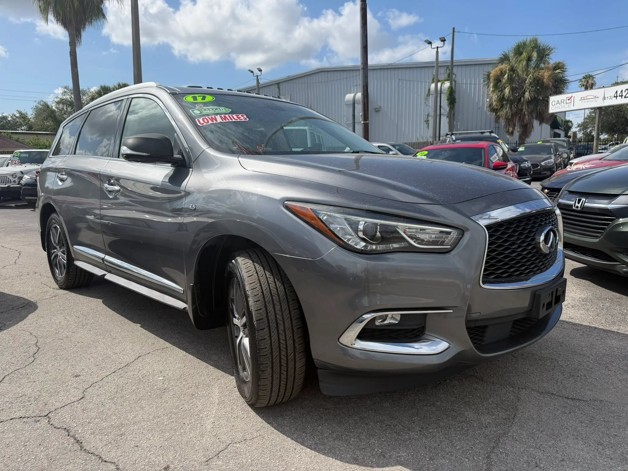 Used 2017 INFINITI QX60 Luxe w/ Premium Plus Package AWD/4WD image 3
