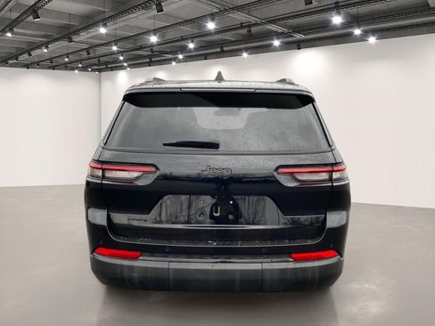 Used 2023 Jeep Grand Cherokee L Laredo image 6