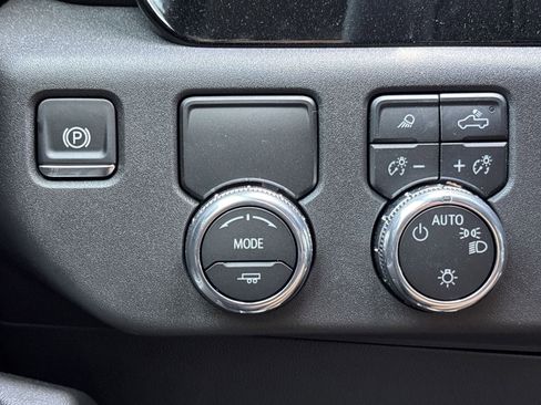 New 2025 GMC Sierra 1500 SLE w/ Preferred Package image 23