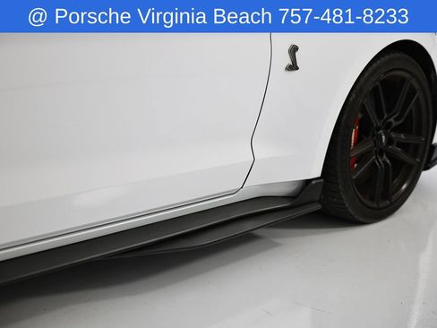 Used 2021 Ford Mustang Shelby GT500 w/ Technology Package RWD image 19