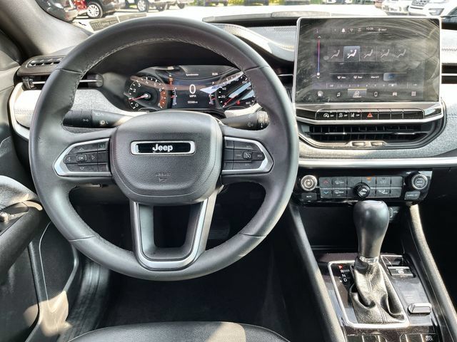 Used 2024 Jeep Compass Latitude AWD/4WD image 12