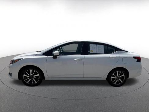 Used 2025 Nissan Versa SV FWD image 9