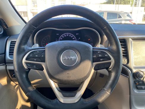 Used 2017 Jeep Grand Cherokee Limited AWD/4WD image 32