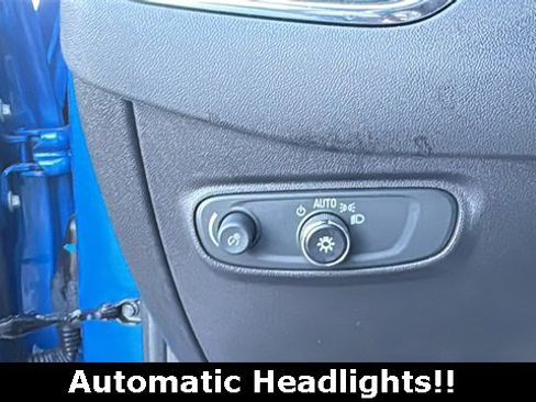 Used 2024 Chevrolet Equinox LT image 3