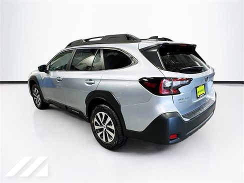 Certified 2025 Subaru Outback Premium image 7