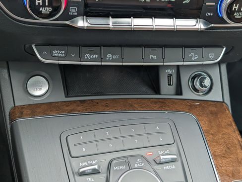 Used 2020 Audi Q5 2.0T Premium w/ Convenience Package image 29