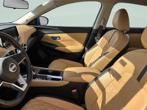 Used 2025 Nissan Sentra SV w/ SV Premium Package image 11