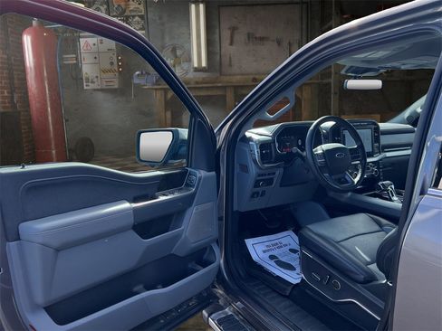 Certified 2022 Ford F150 Lariat w/ Equipment Group 502A High image 47