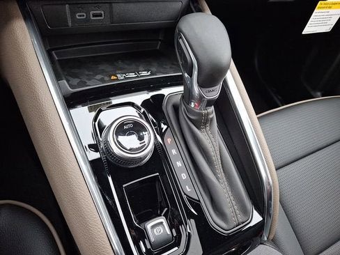 New 2026 GMC Canyon Denali image 7